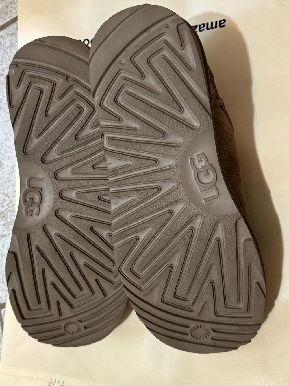 UGG kids Tasman Slip-On Slippers in Chestnut